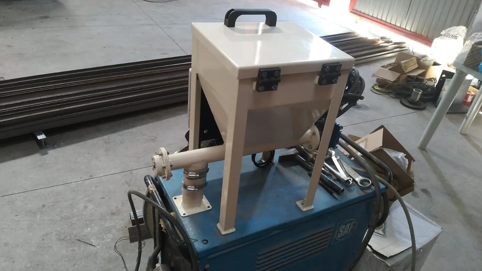 Microdoseur de floculant à vitesse variable